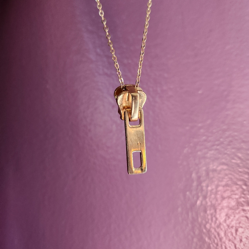 Zipper necklace in gold